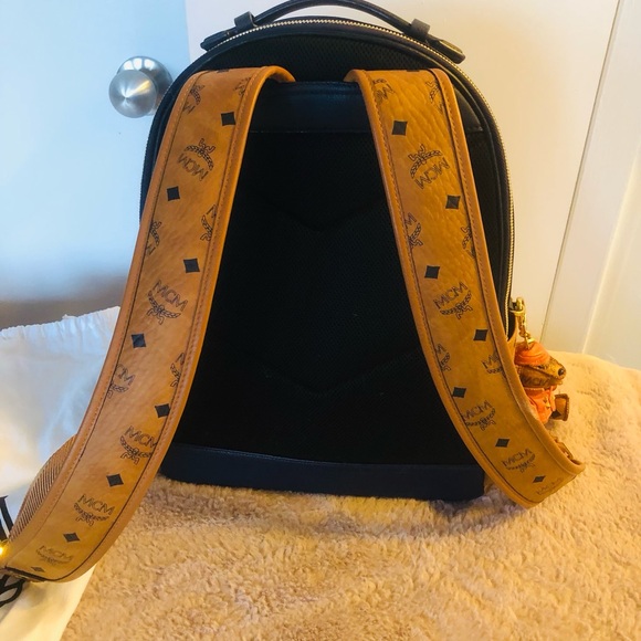 New MCM Bag - Picture 12 of 12